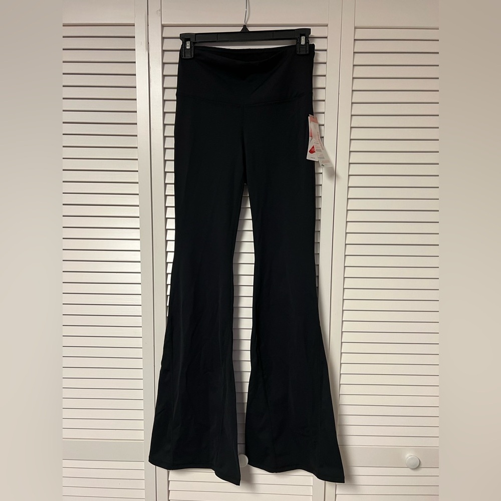 Mono b Black leggings are activewear NWT